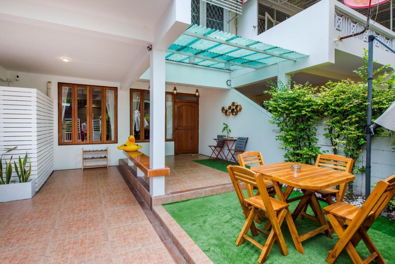 White Beach House Hua Hin 20 Second To The Beach Exterior photo