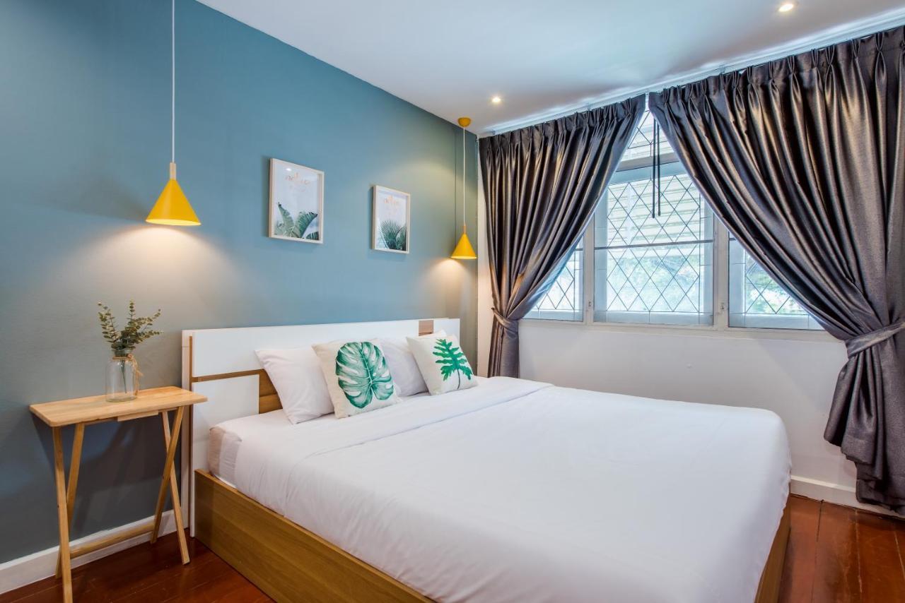 White Beach House Hua Hin 20 Second To The Beach Exterior photo