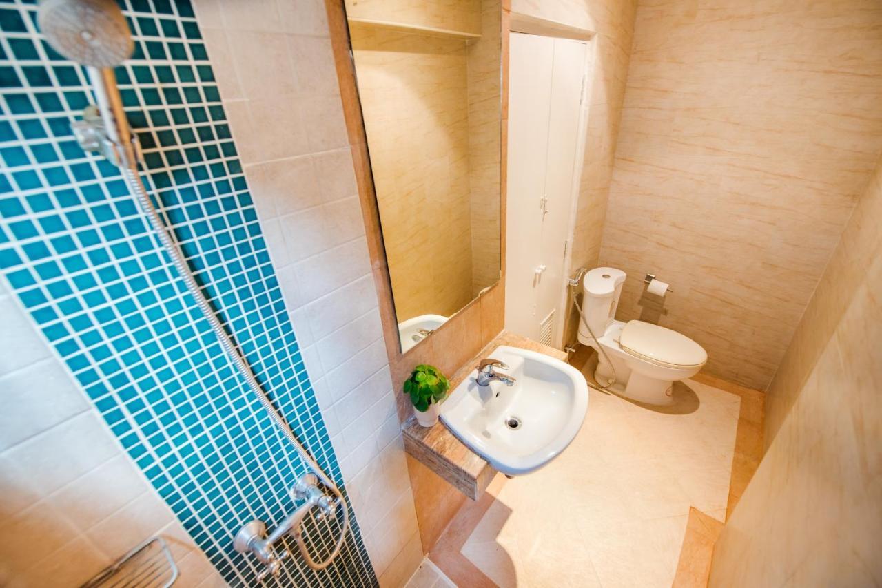 White Beach House Hua Hin 20 Second To The Beach Exterior photo