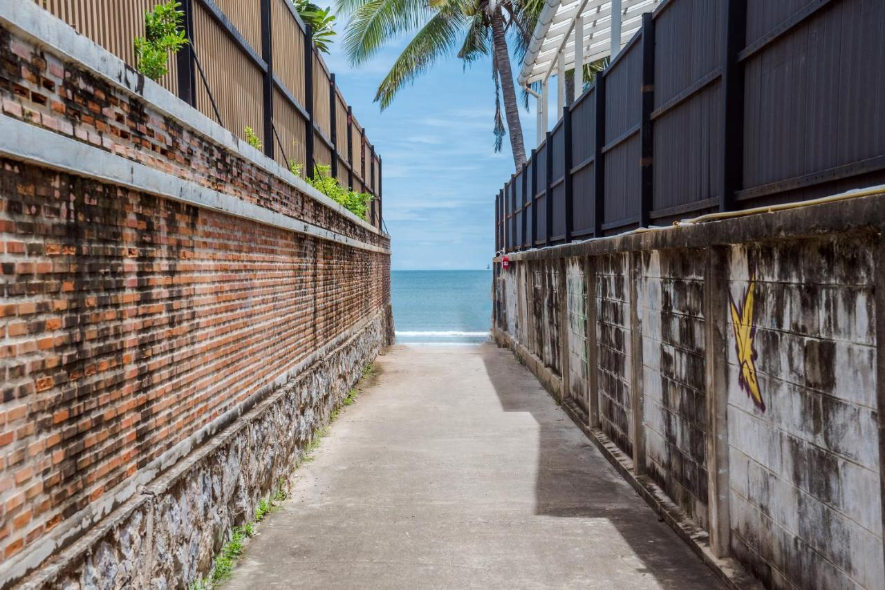 White Beach House Hua Hin 20 Second To The Beach Exterior photo