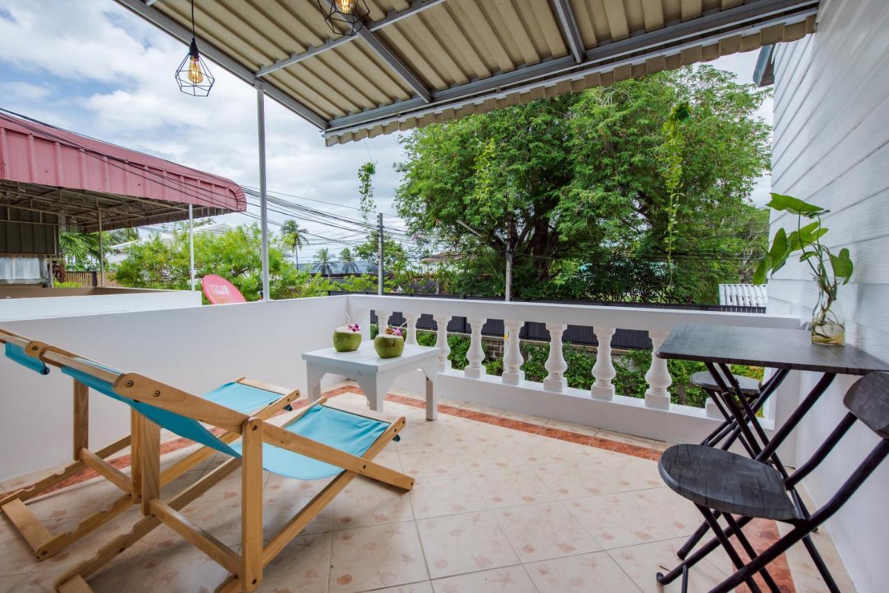White Beach House Hua Hin 20 Second To The Beach Exterior photo