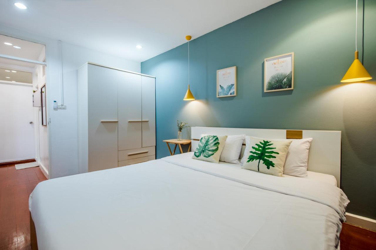 White Beach House Hua Hin 20 Second To The Beach Exterior photo
