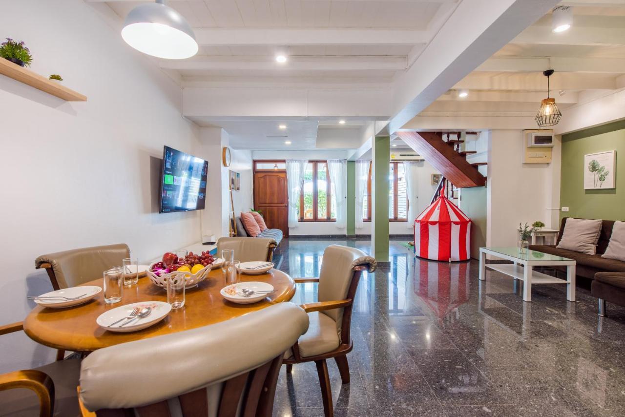 White Beach House Hua Hin 20 Second To The Beach Exterior photo