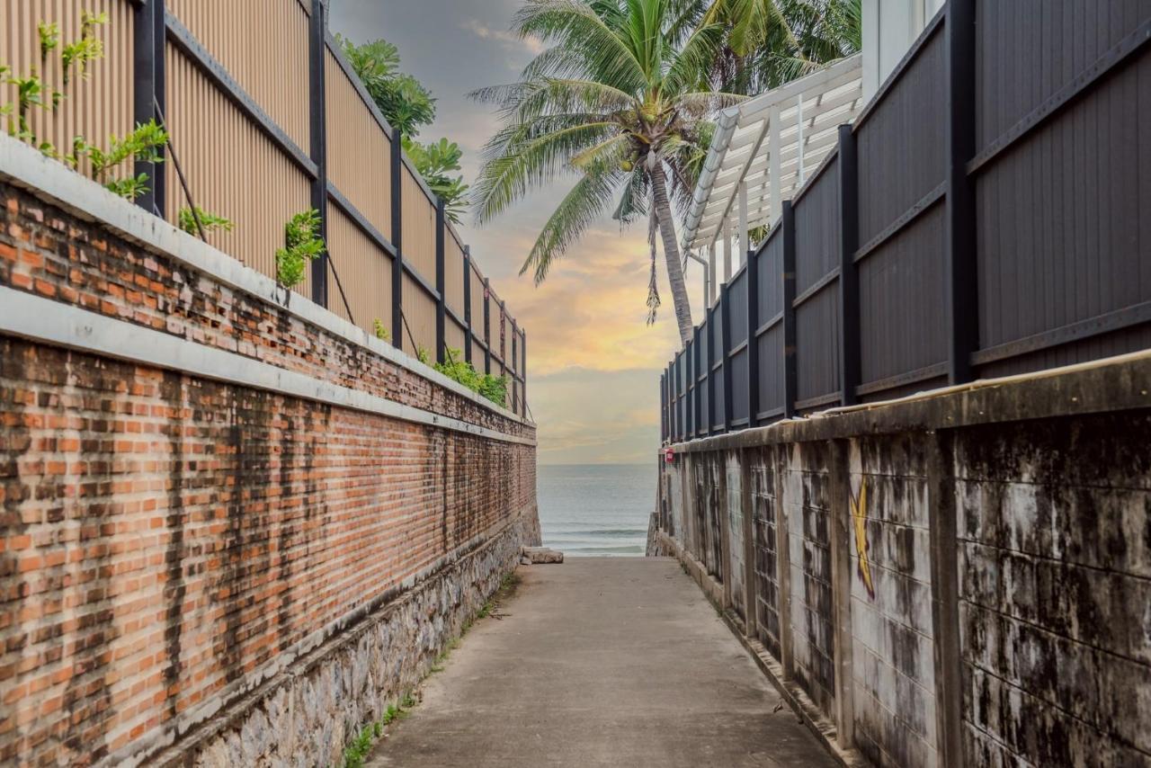White Beach House Hua Hin 20 Second To The Beach Exterior photo